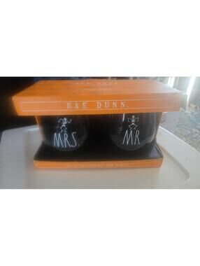 Rae Dunn Mr. and Mrs. Set Of 2 Halloween Stemless Wine Glasses Skeleton Nib New